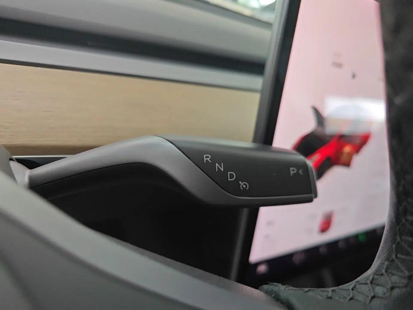 Tesla Model Y 2021 Standard Range Rear-Wheel Drive Version — миниатюра 16