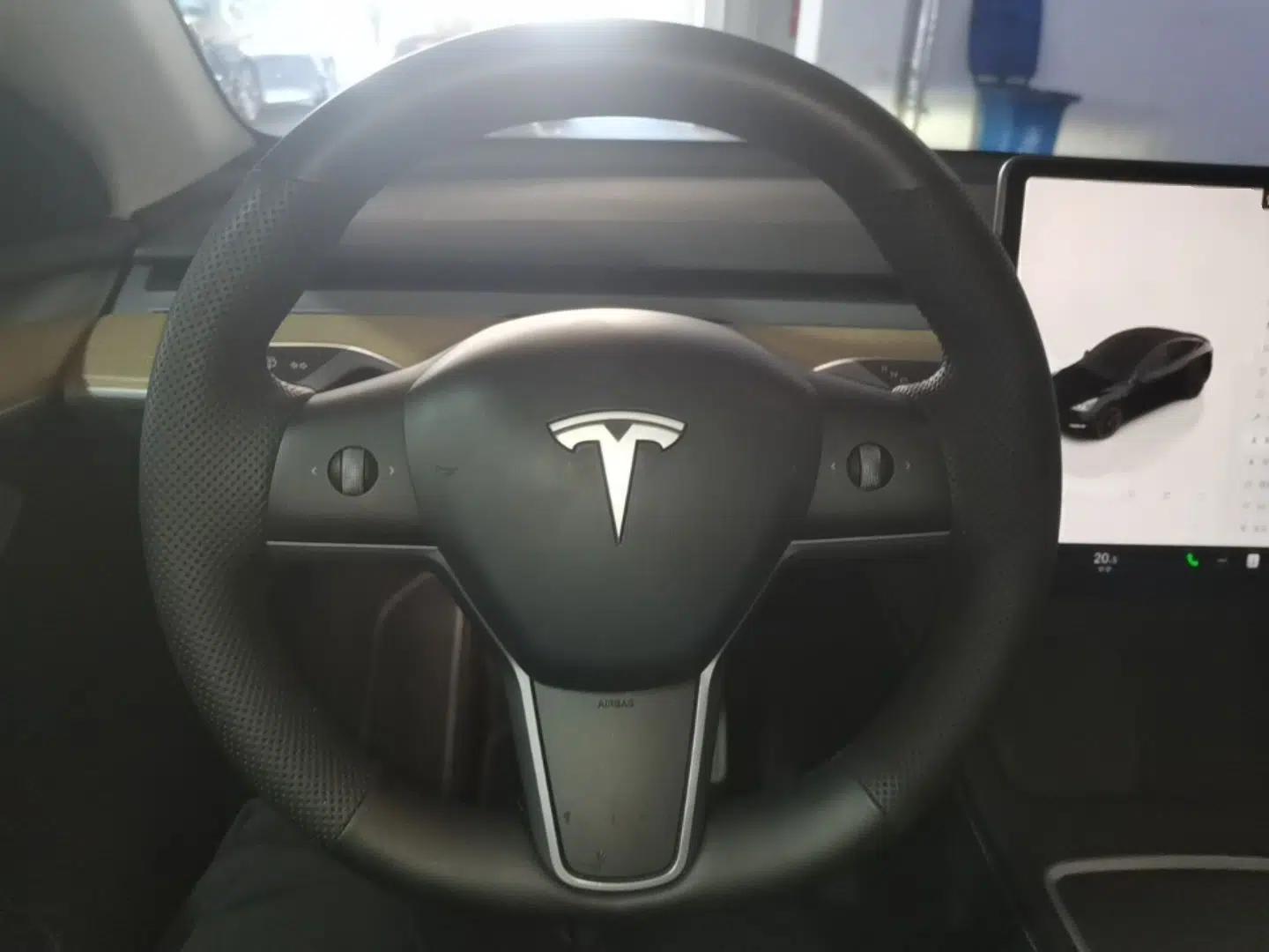 Tesla Model Y 2022 Rear-Wheel-Drive Version — миниатюра 13
