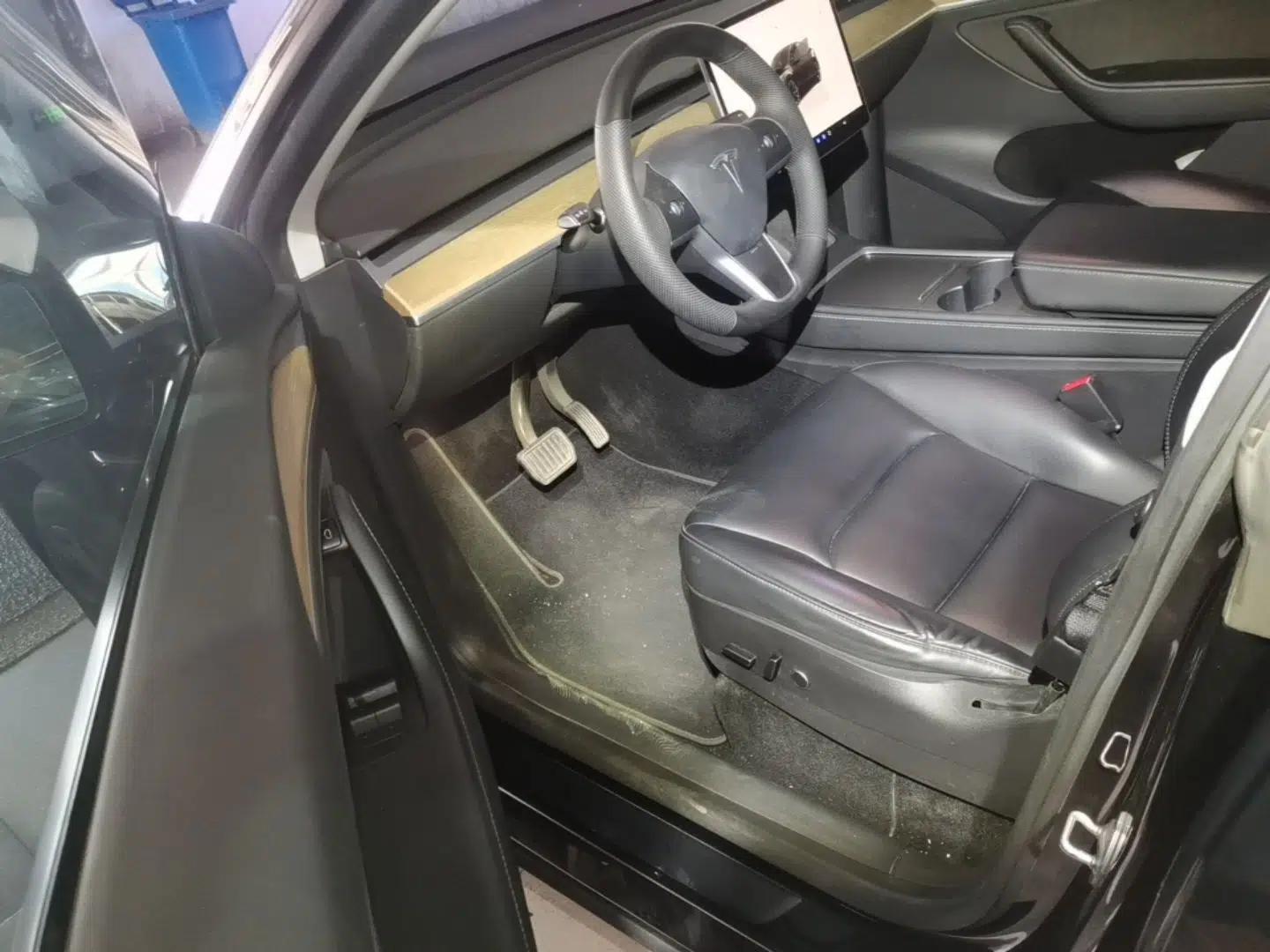 Tesla Model Y 2022 Rear-Wheel-Drive Version — миниатюра 18