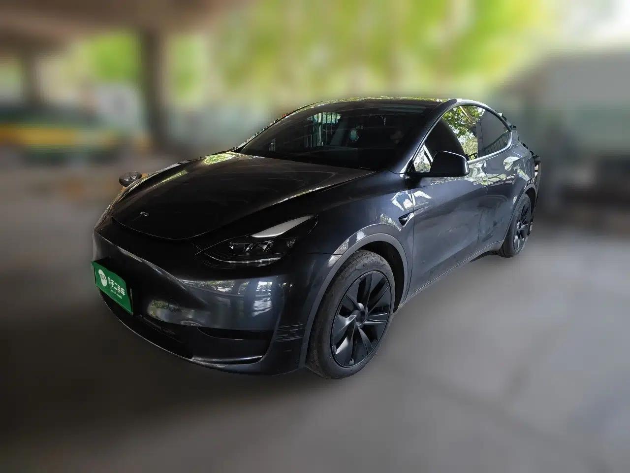 Tesla Model Y 2024 Rear-Wheel-Drive Version — миниатюра 1