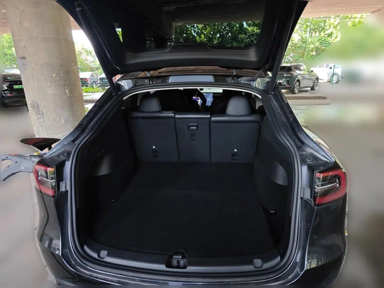 Tesla Model Y 2024 Rear-Wheel-Drive Version — миниатюра 19