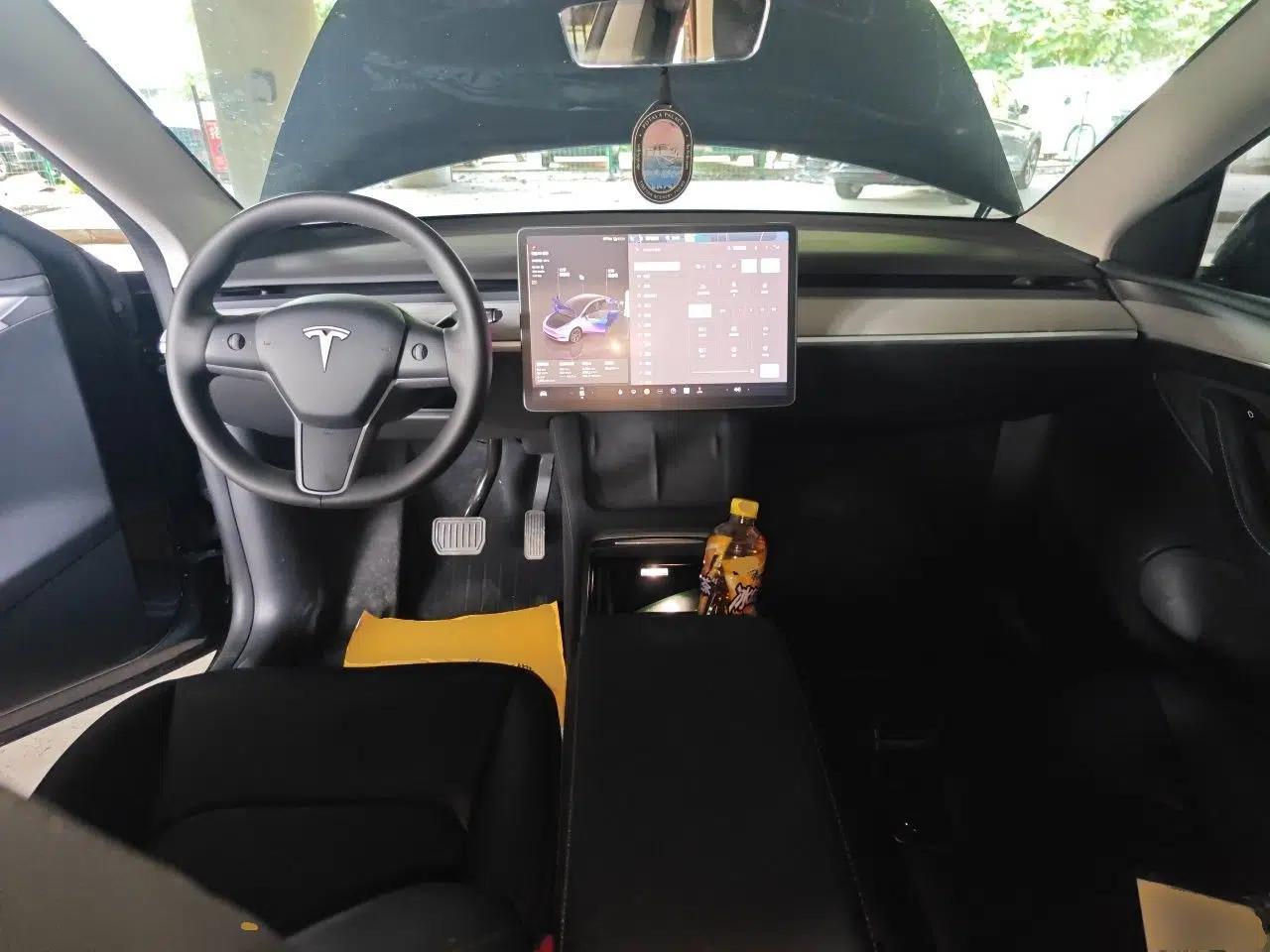 Tesla Model Y 2024 Rear-Wheel-Drive Version — миниатюра 9