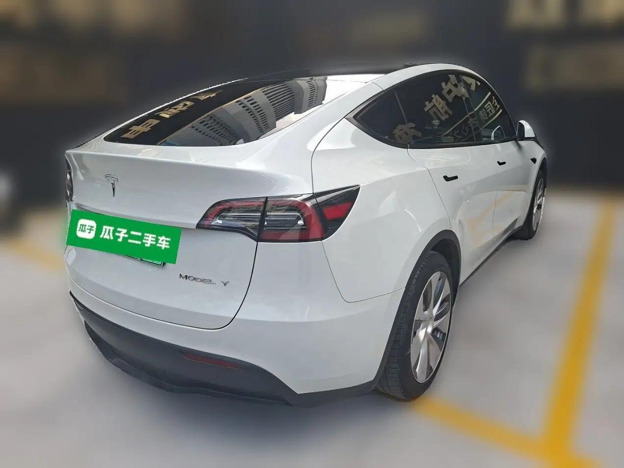 Tesla Model Y 2022 Revised Version Rear-Wheel Drive — миниатюра 6