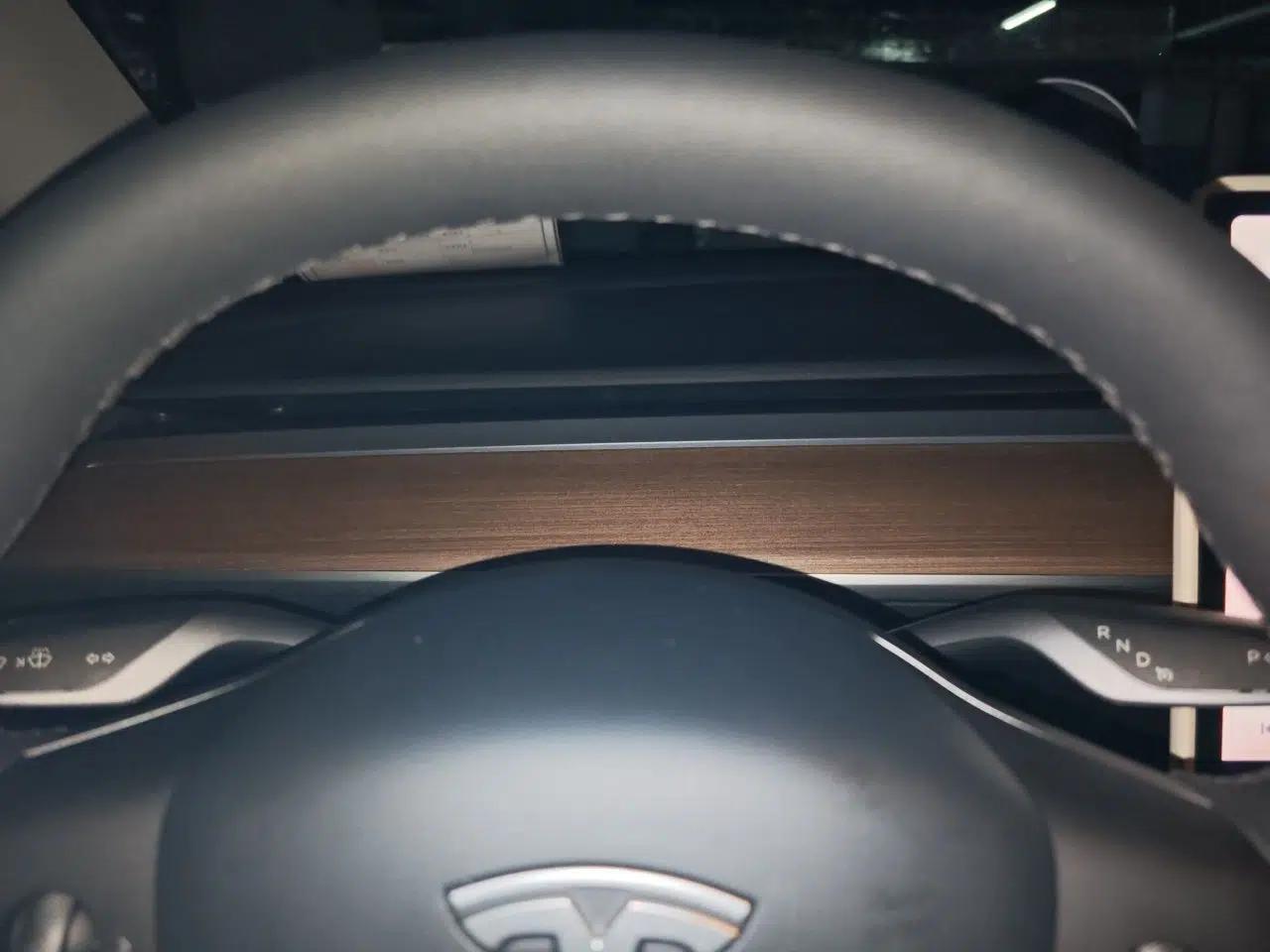 Tesla Model Y 2021 Long-Range All-Wheel-Drive Version 3D7 — миниатюра 11
