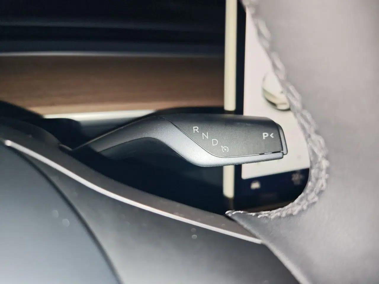 Tesla Model Y 2021 Long-Range All-Wheel-Drive Version 3D7 — миниатюра 14