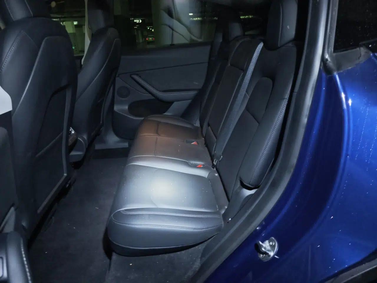 Tesla Model Y 2021 Long-Range All-Wheel-Drive Version 3D7 — миниатюра 17