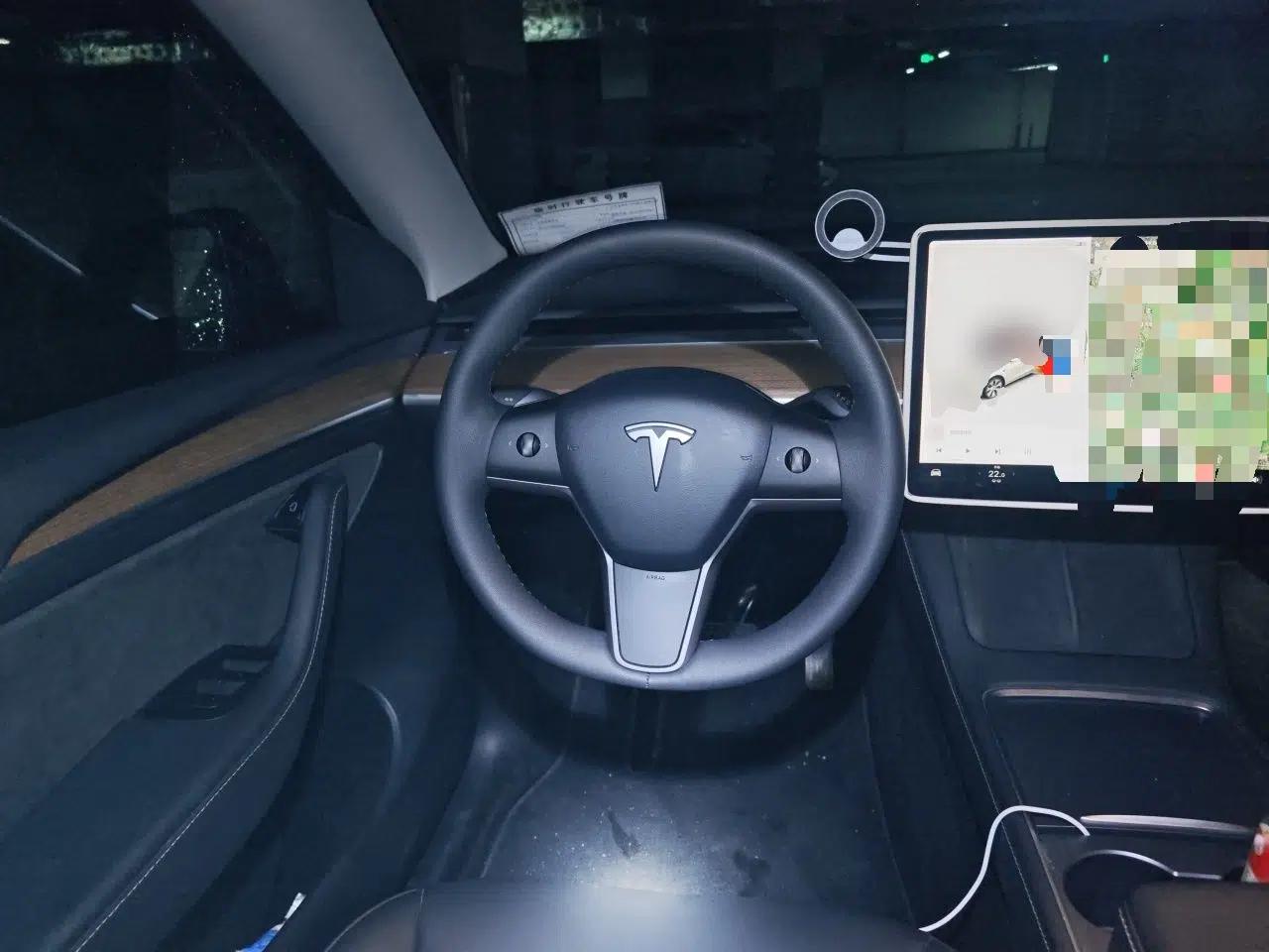 Tesla Model Y 2021 Long-Range All-Wheel-Drive Version 3D7 — миниатюра 10