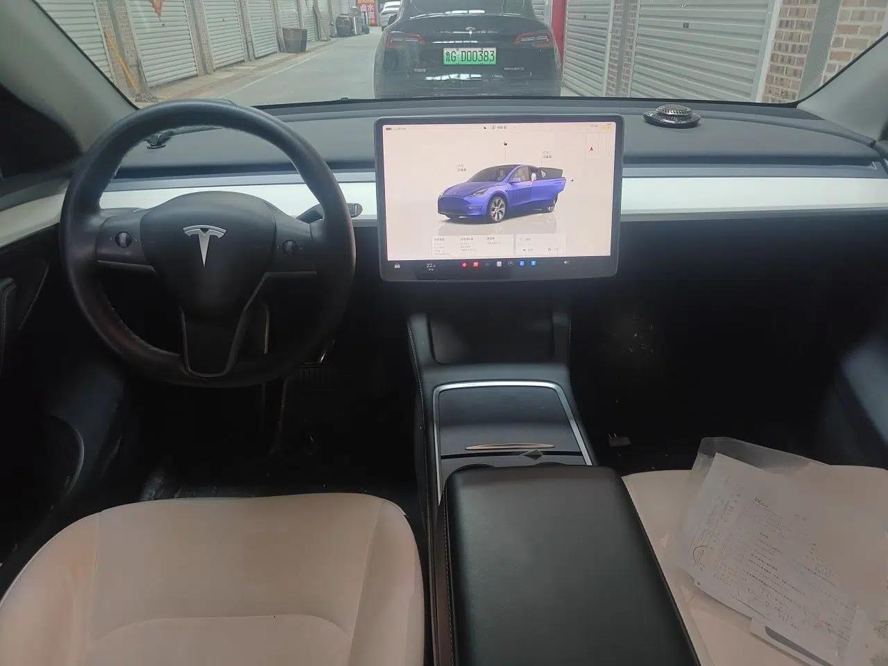 Tesla Model Y 2022 Rear-Wheel-Drive Version — миниатюра 9