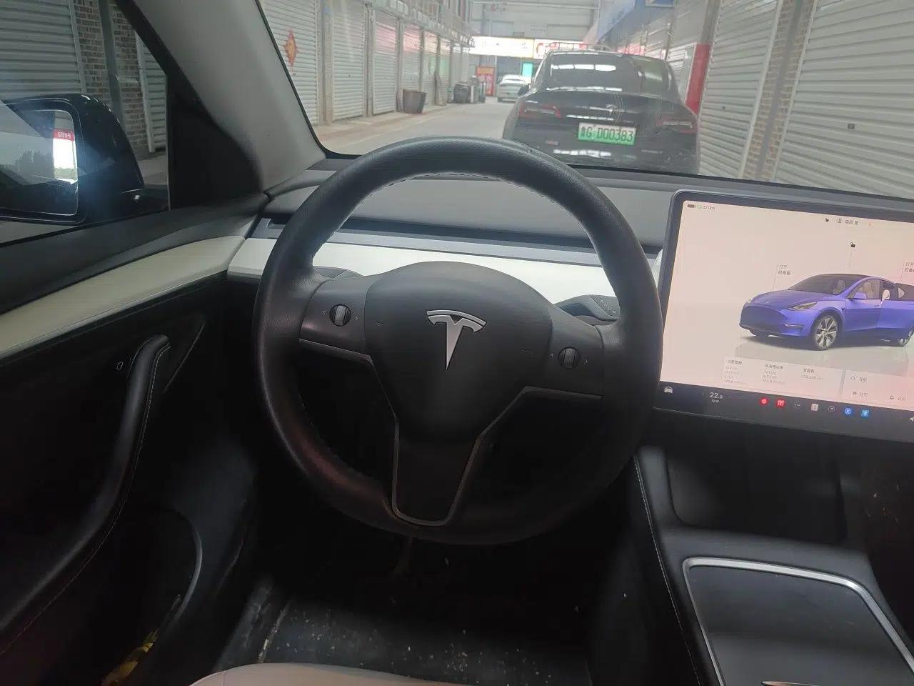 Tesla Model Y 2022 Rear-Wheel-Drive Version — миниатюра 10