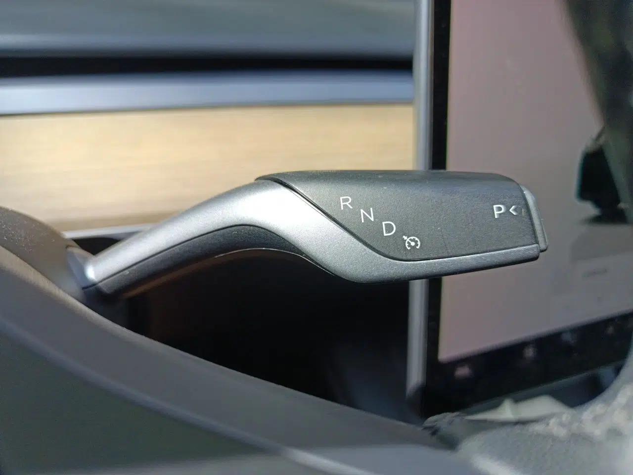 Tesla Model Y 2022 Long-Range All-Wheel-Drive Version — миниатюра 14