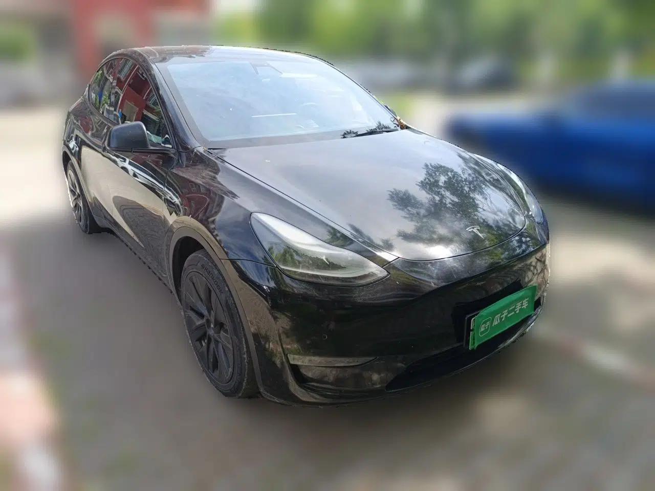 Tesla Model Y 2022 Long-Range All-Wheel-Drive Version — миниатюра 3