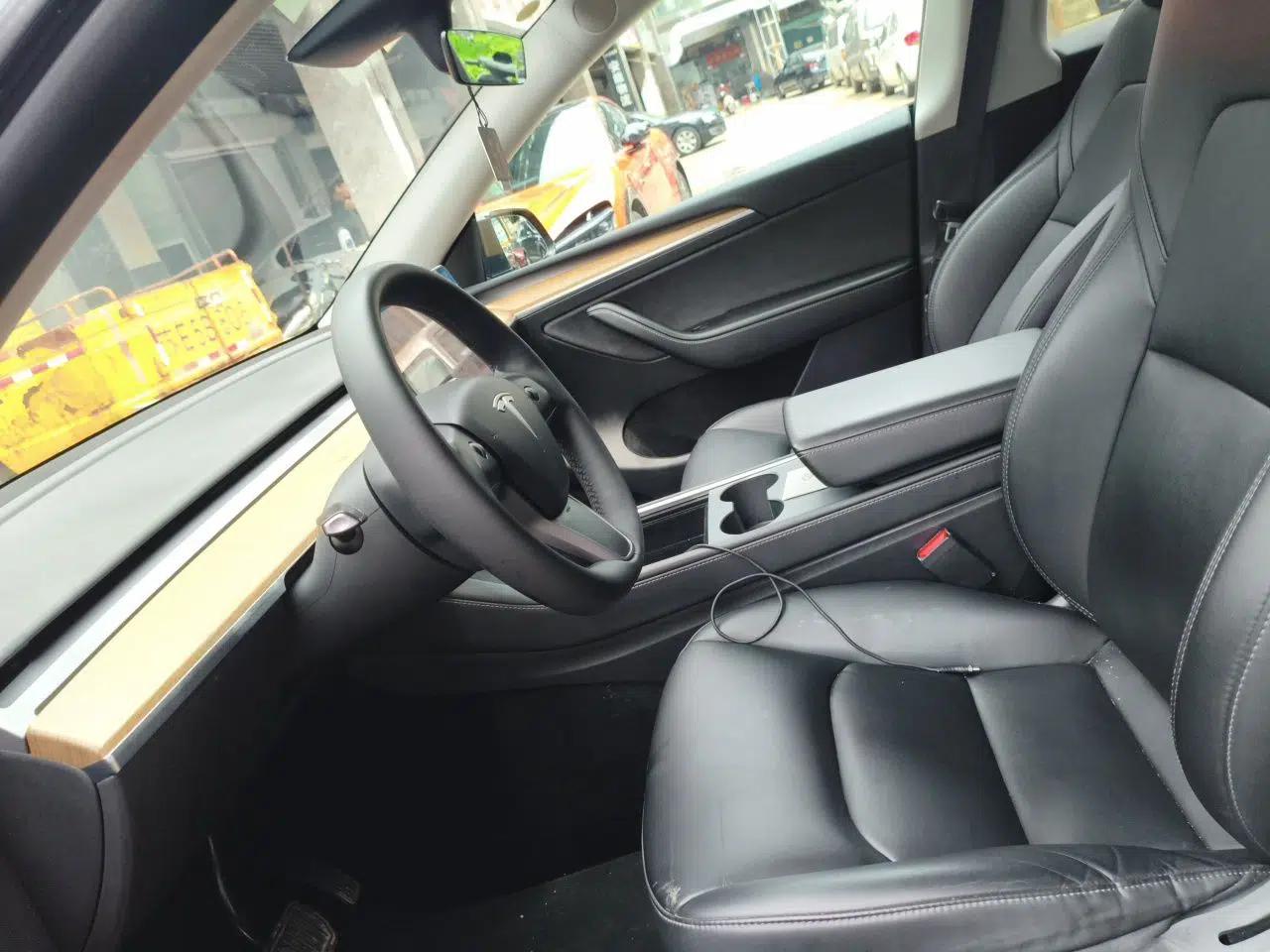Tesla Model Y 2022 Revised Version Rear-Wheel Drive — миниатюра 15