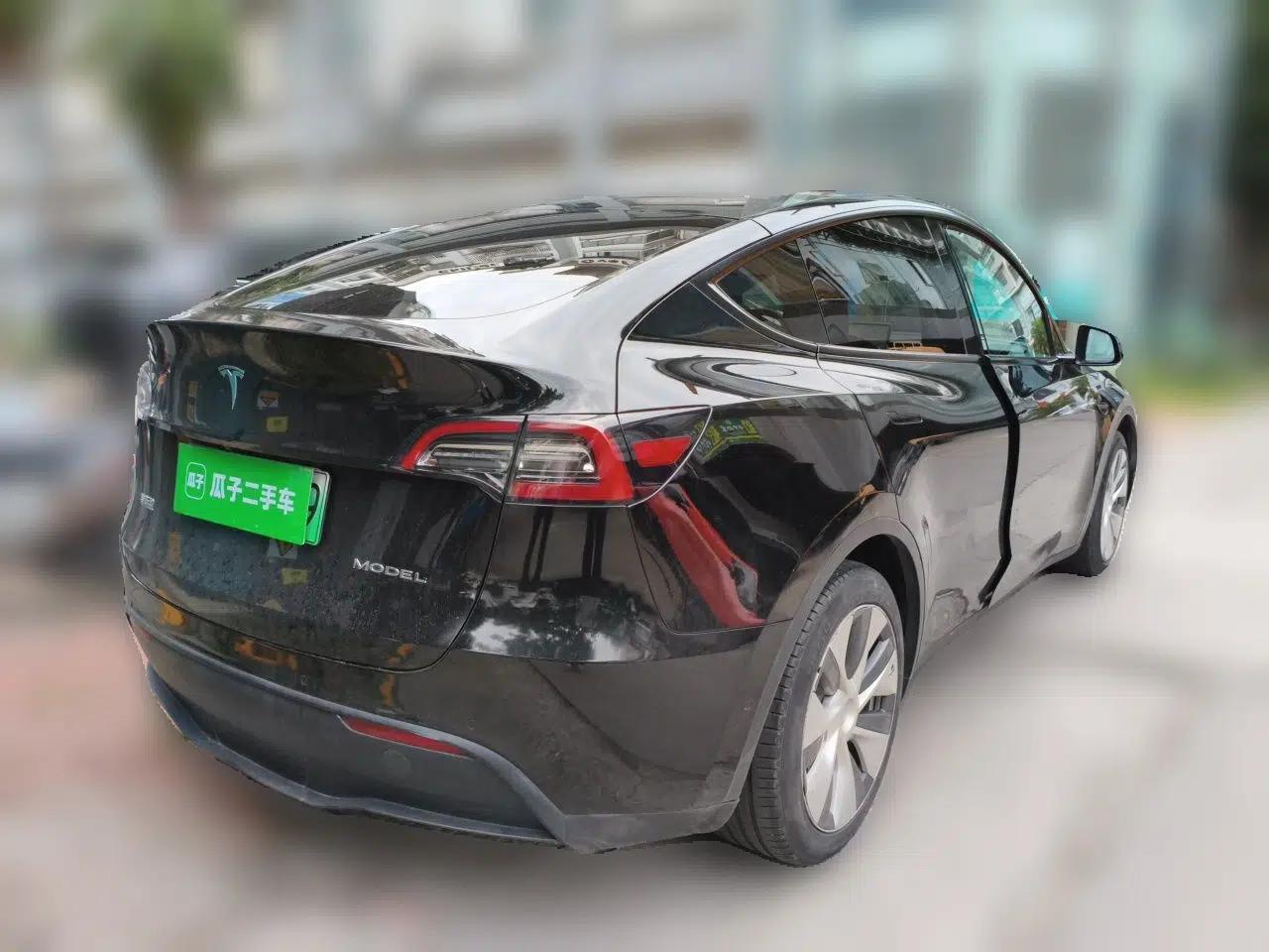 Tesla Model Y 2022 Revised Version Rear-Wheel Drive — миниатюра 6