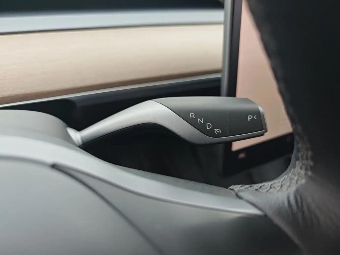Tesla Model Y 2022 Performance High-Performance All-Wheel-Drive Version — миниатюра 16