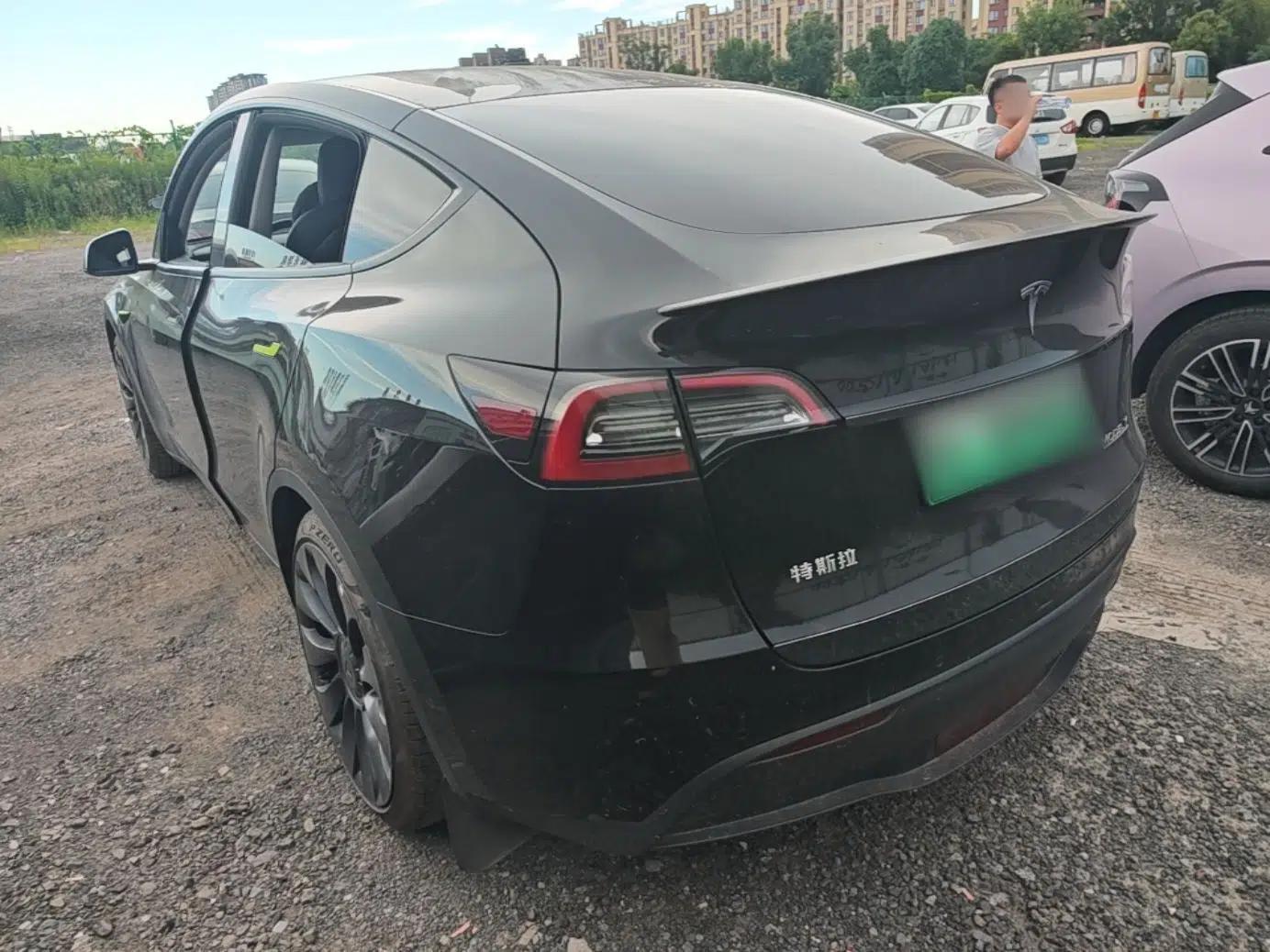 Tesla Model Y 2022 Performance High-Performance All-Wheel-Drive Version — миниатюра 4