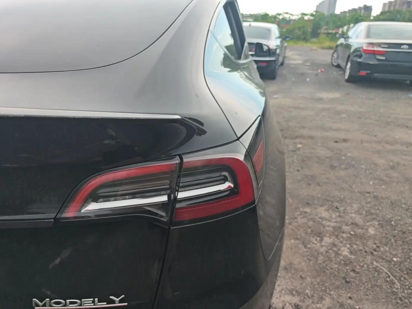 Tesla Model Y 2022 Performance High-Performance All-Wheel-Drive Version — миниатюра 9