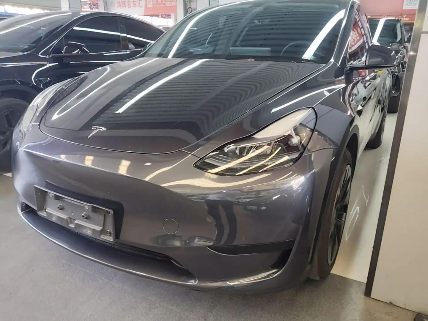 Tesla Model Y 2024 Rear-Wheel-Drive Version — миниатюра 1
