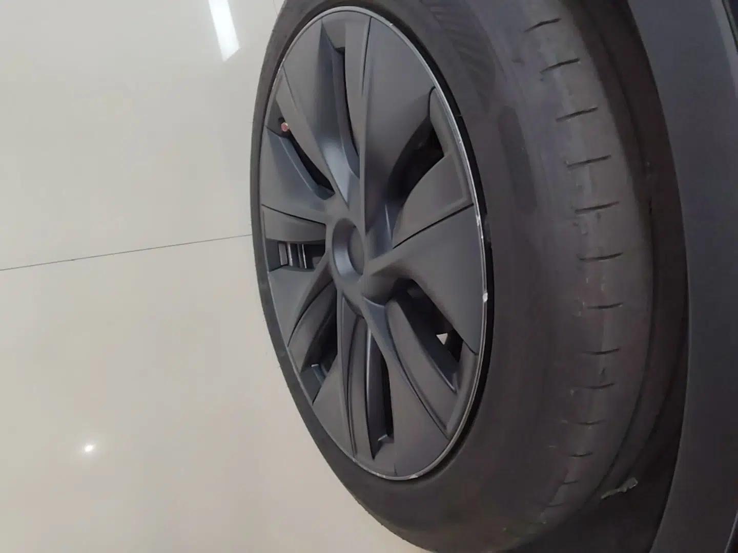 Tesla Model Y 2024 Rear-Wheel-Drive Version — миниатюра 11