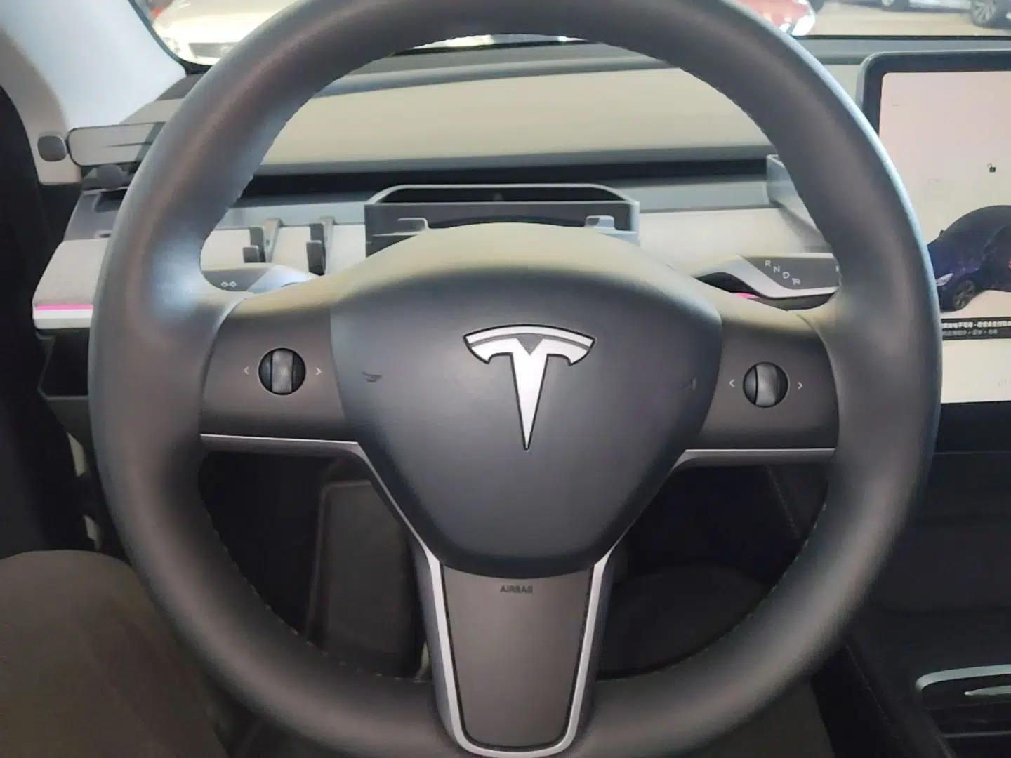 Tesla Model Y 2024 Rear-Wheel-Drive Version — миниатюра 13