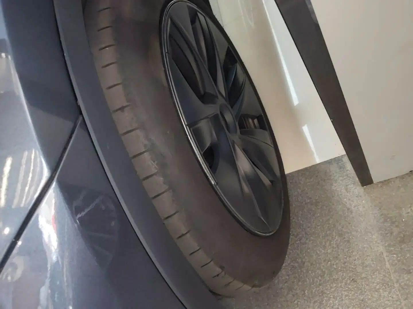 Tesla Model Y 2024 Rear-Wheel-Drive Version — миниатюра 10