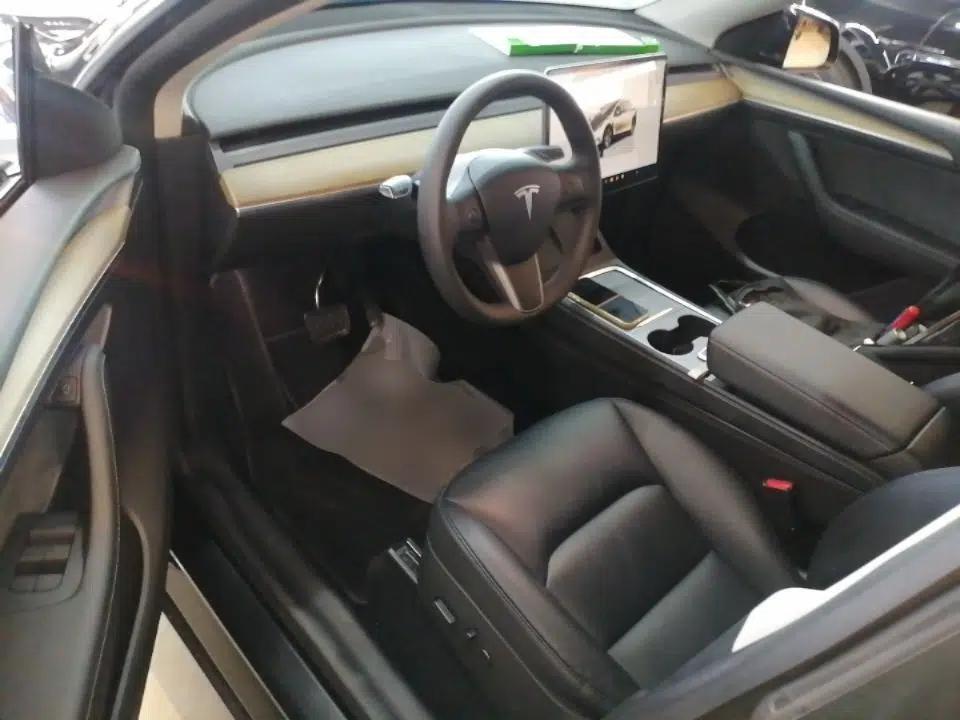 Tesla Model Y 2022 Rear-Wheel-Drive Version — миниатюра 18