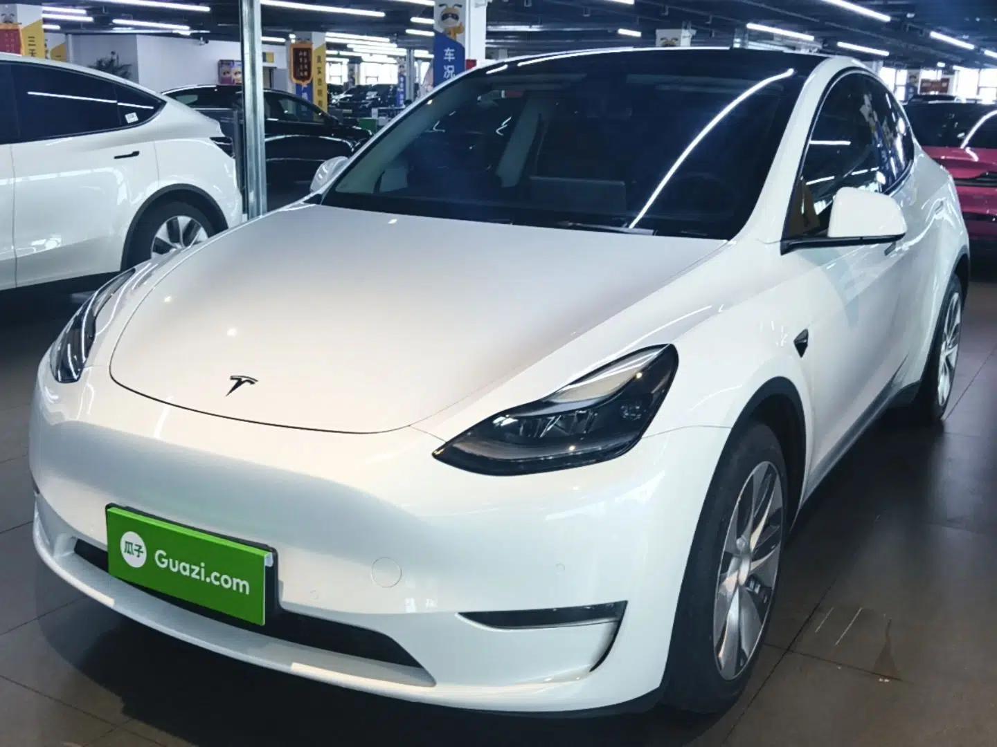 Tesla Model Y 2021 Long-Range All-Wheel-Drive Version — миниатюра 1