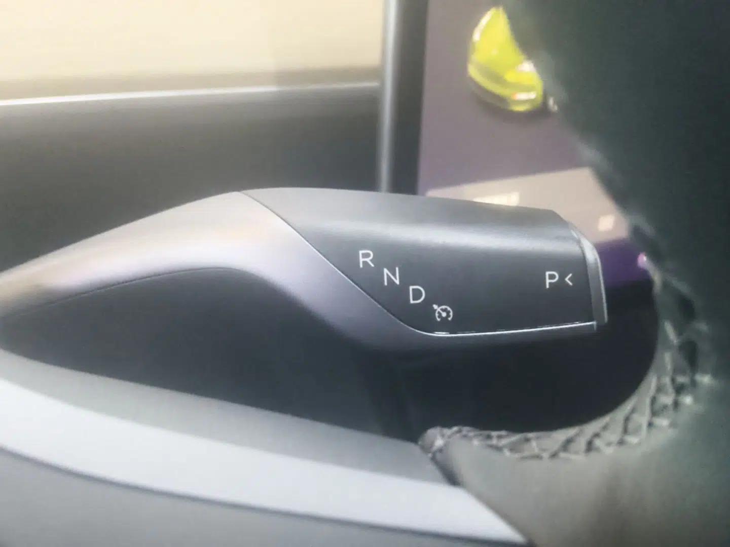 Tesla Model Y 2021 Long-Range All-Wheel-Drive Version — миниатюра 16