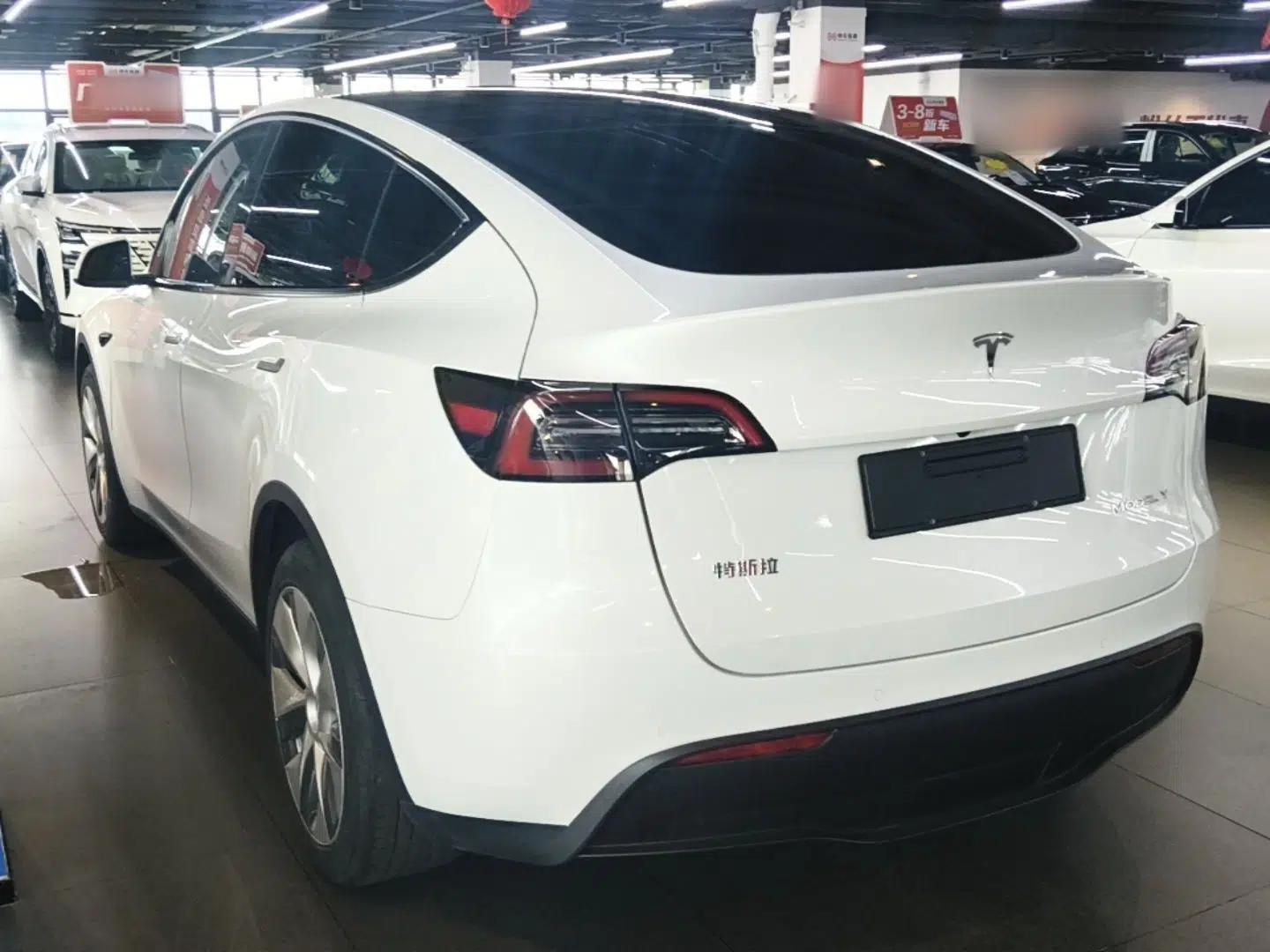 Tesla Model Y 2021 Long-Range All-Wheel-Drive Version — миниатюра 4