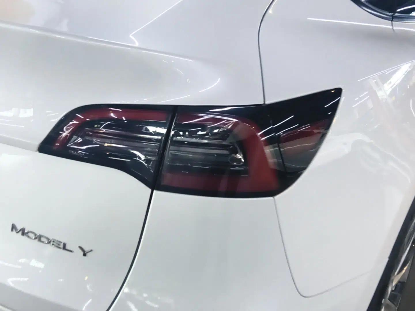 Tesla Model Y 2021 Long-Range All-Wheel-Drive Version — миниатюра 9
