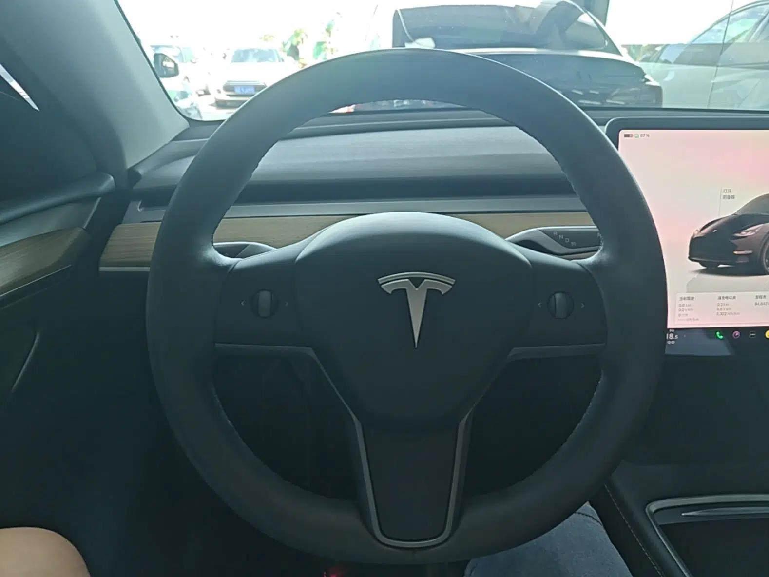 Tesla Model Y 2022 Rear-Wheel-Drive Version — миниатюра 13