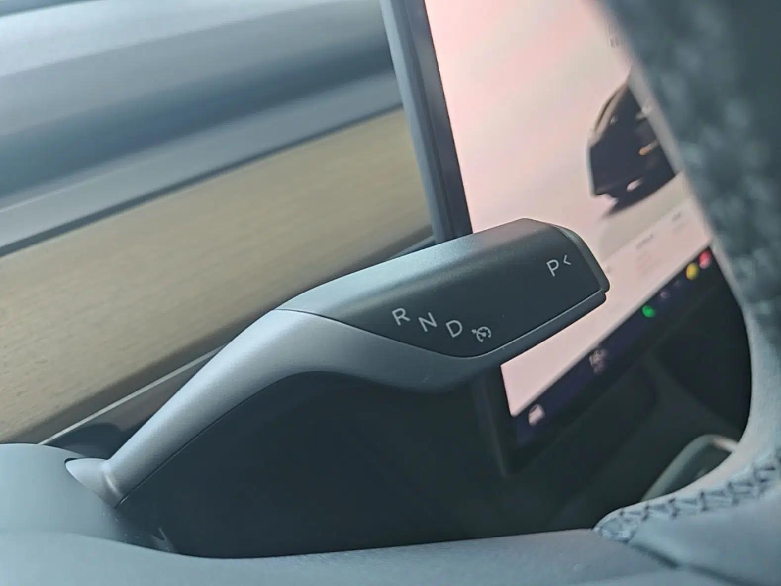 Tesla Model Y 2022 Rear-Wheel-Drive Version — миниатюра 16