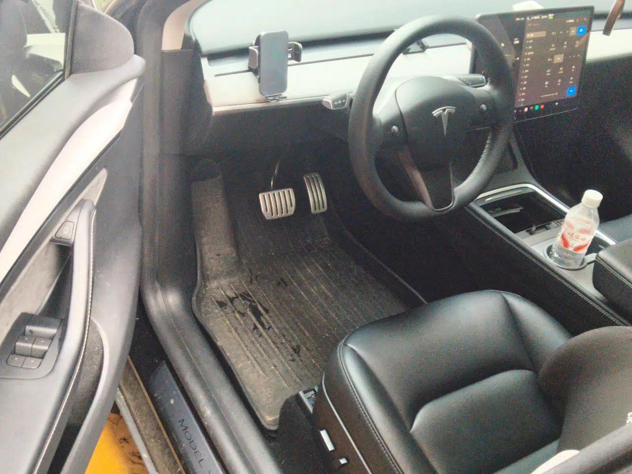 Tesla Model Y 2023 Rear-Wheel-Drive Version — миниатюра 16