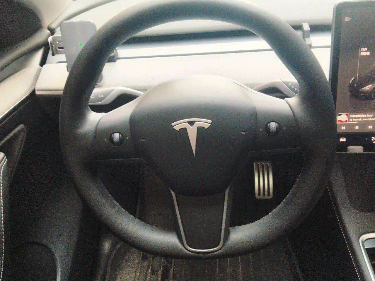 Tesla Model Y 2023 Rear-Wheel-Drive Version — миниатюра 10