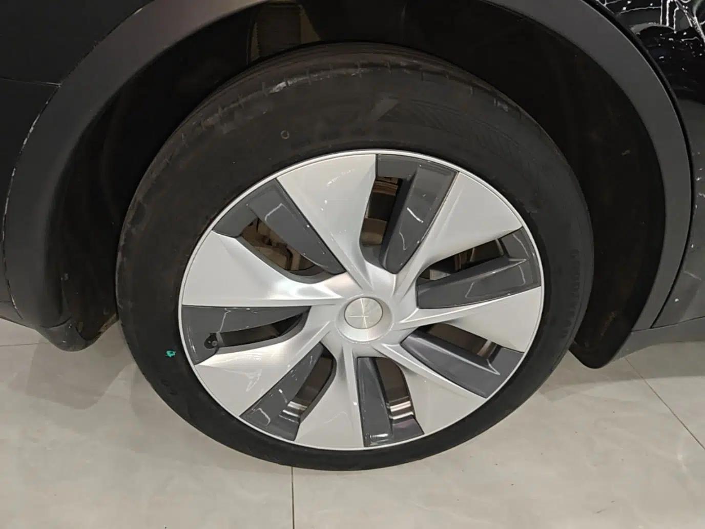 Tesla Model Y 2022 Revised Version Rear-Wheel Drive — миниатюра 11