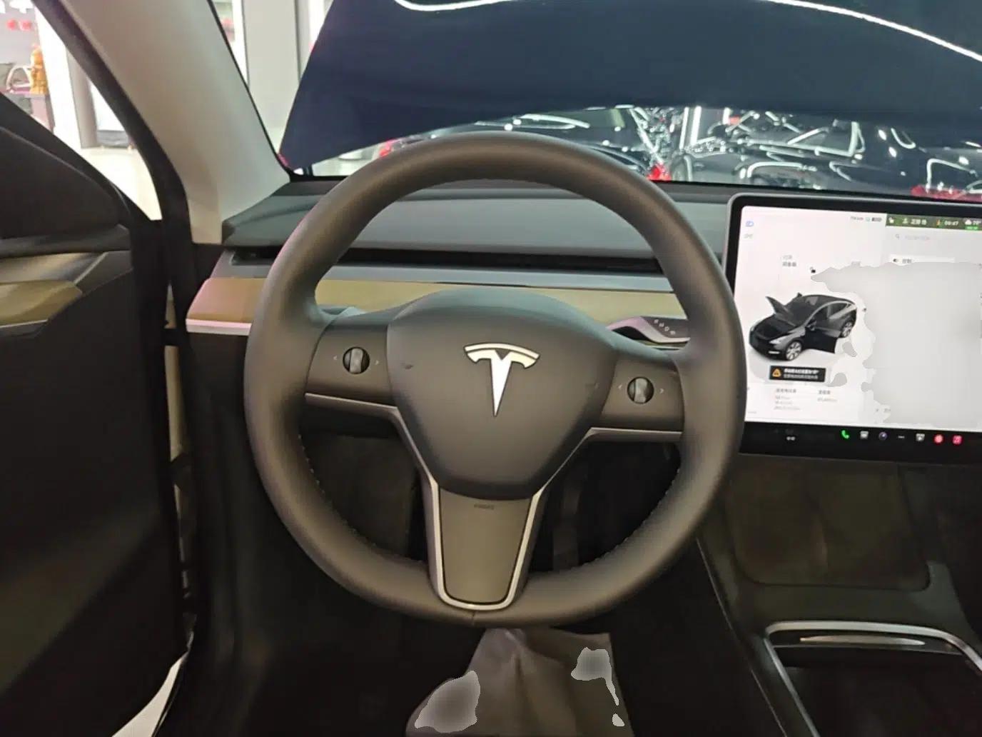 Tesla Model Y 2022 Revised Version Rear-Wheel Drive — миниатюра 13