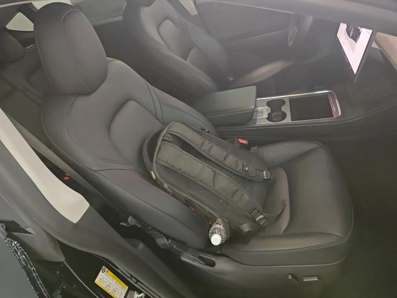 Tesla Model Y 2022 Revised Version Rear-Wheel Drive — миниатюра 19