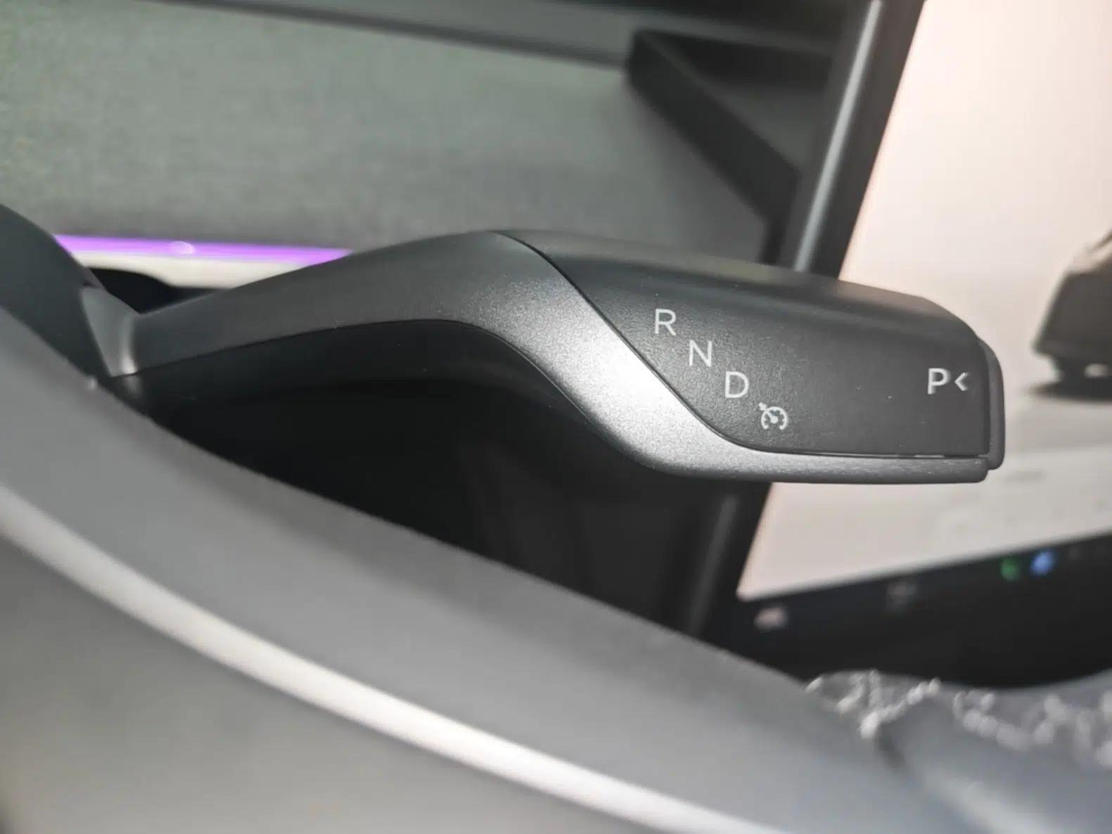 Tesla Model Y 2023 Rear-Wheel-Drive Version — миниатюра 16