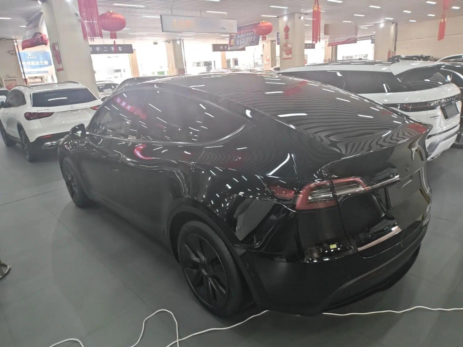 Tesla Model Y 2023 Rear-Wheel-Drive Version — миниатюра 4