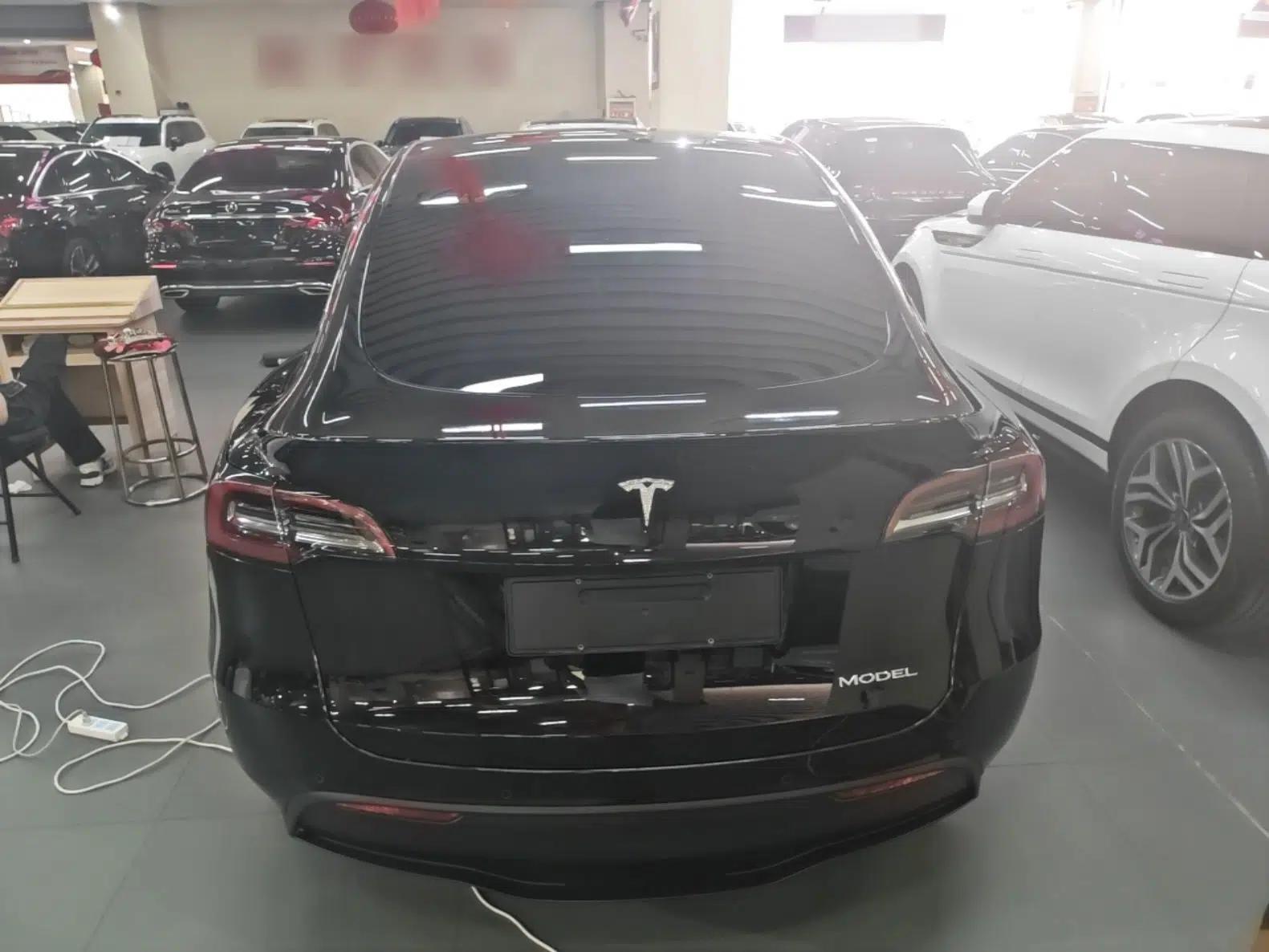 Tesla Model Y 2023 Rear-Wheel-Drive Version — миниатюра 5