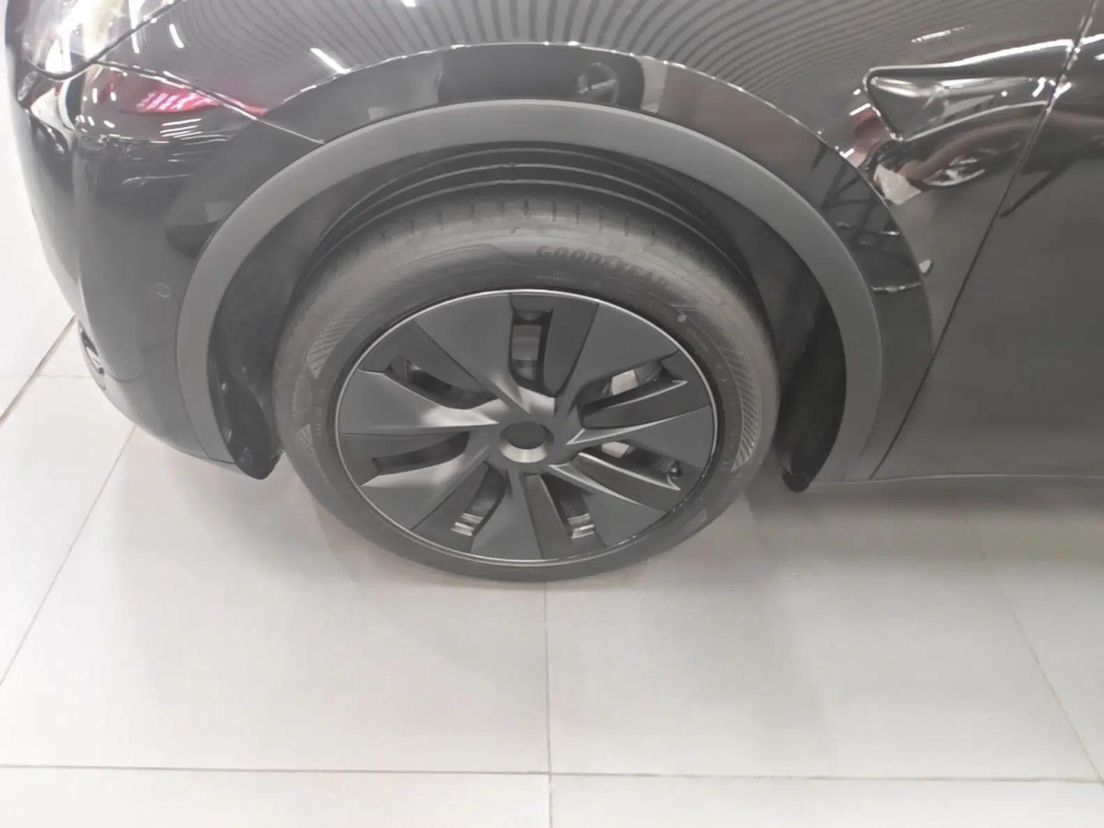 Tesla Model Y 2023 Rear-Wheel-Drive Version — миниатюра 10