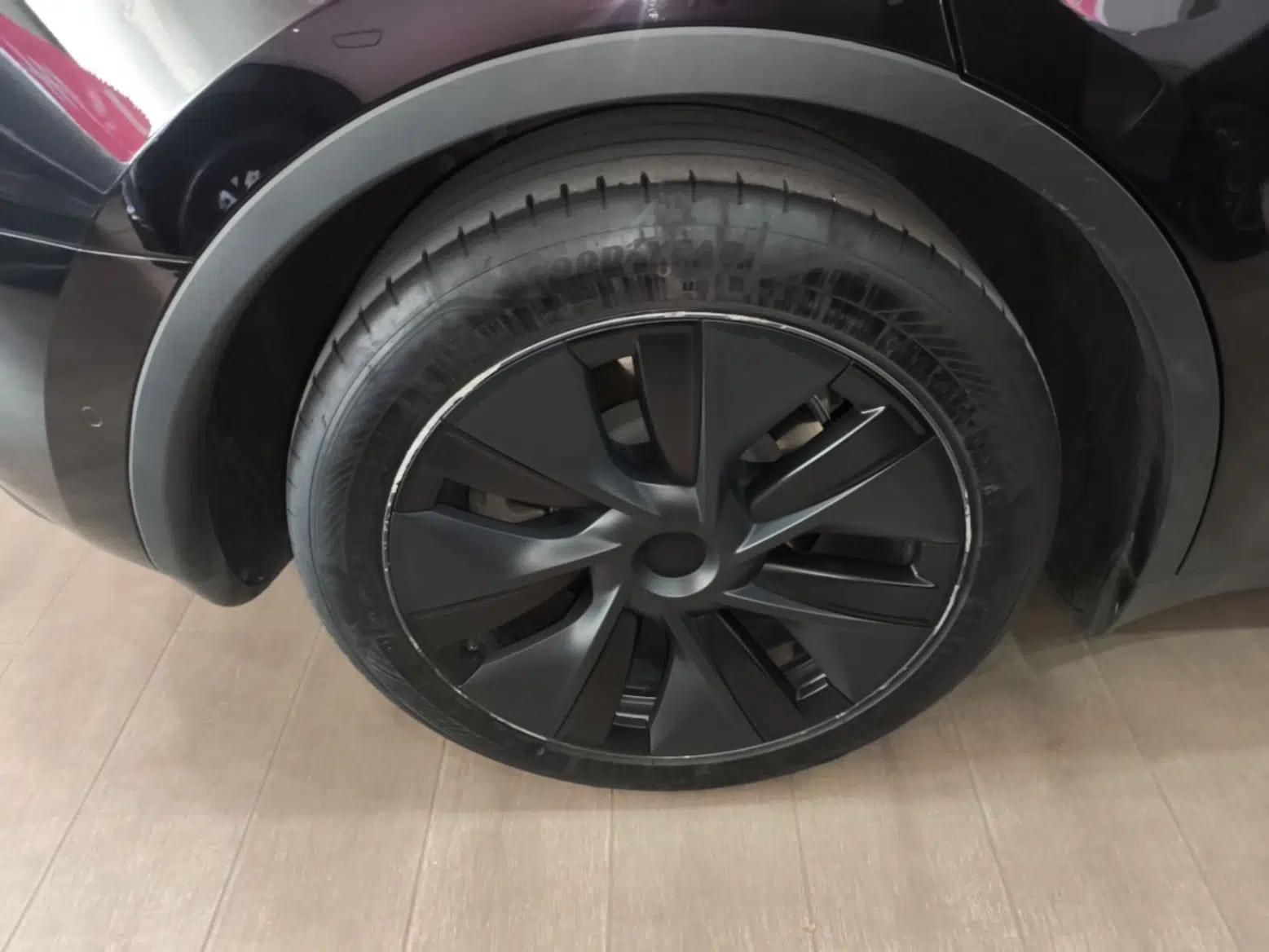 Tesla Model Y 2023 Rear-Wheel-Drive Version — миниатюра 11