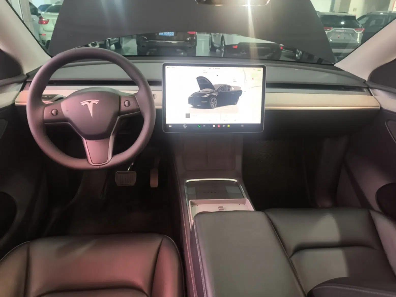 Tesla Model Y 2023 Rear-Wheel-Drive Version — миниатюра 12
