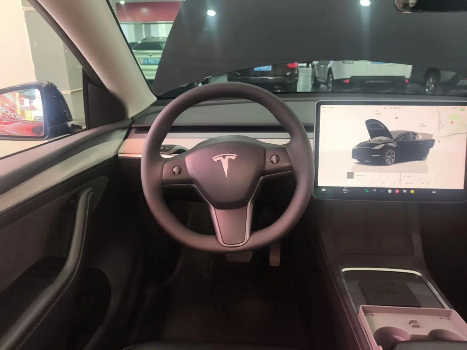 Tesla Model Y 2023 Rear-Wheel-Drive Version — миниатюра 13