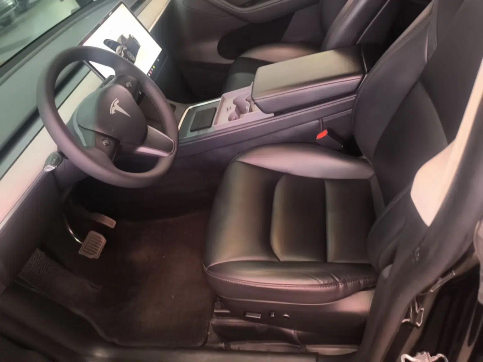 Tesla Model Y 2023 Rear-Wheel-Drive Version — миниатюра 17