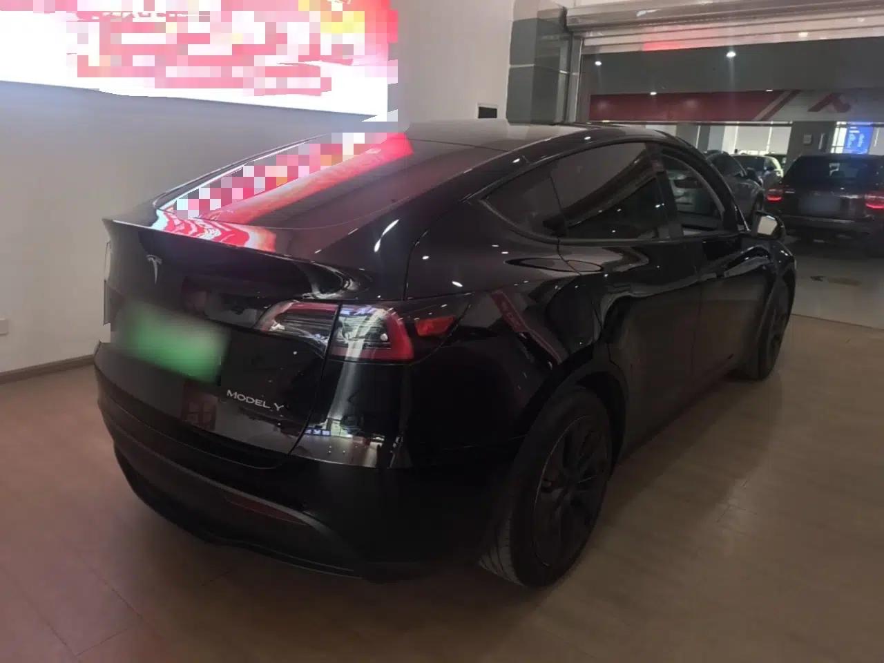 Tesla Model Y 2023 Rear-Wheel-Drive Version — миниатюра 6