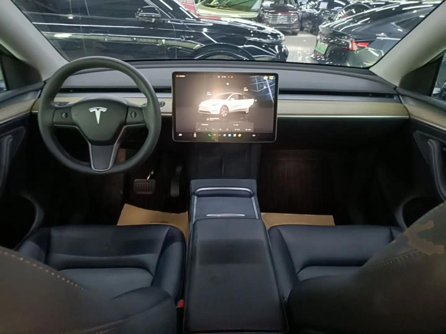Tesla Model Y 2022 Revised Version Rear-Wheel Drive — миниатюра 17