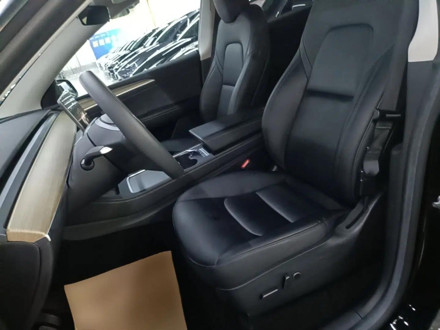 Tesla Model Y 2022 Revised Version Rear-Wheel Drive — миниатюра 22