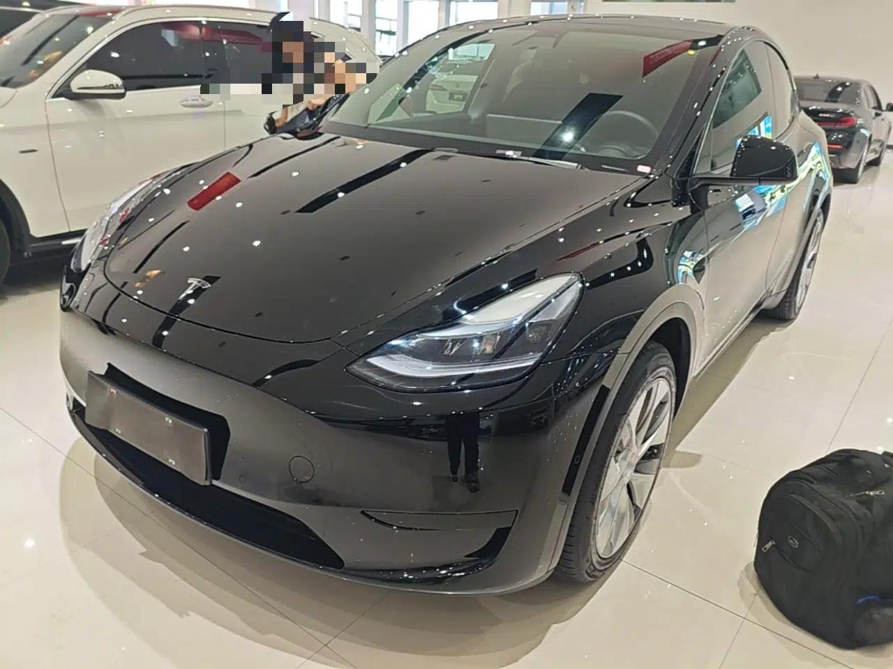 Tesla Model Y 2022 Rear-Wheel-Drive Version — миниатюра 1