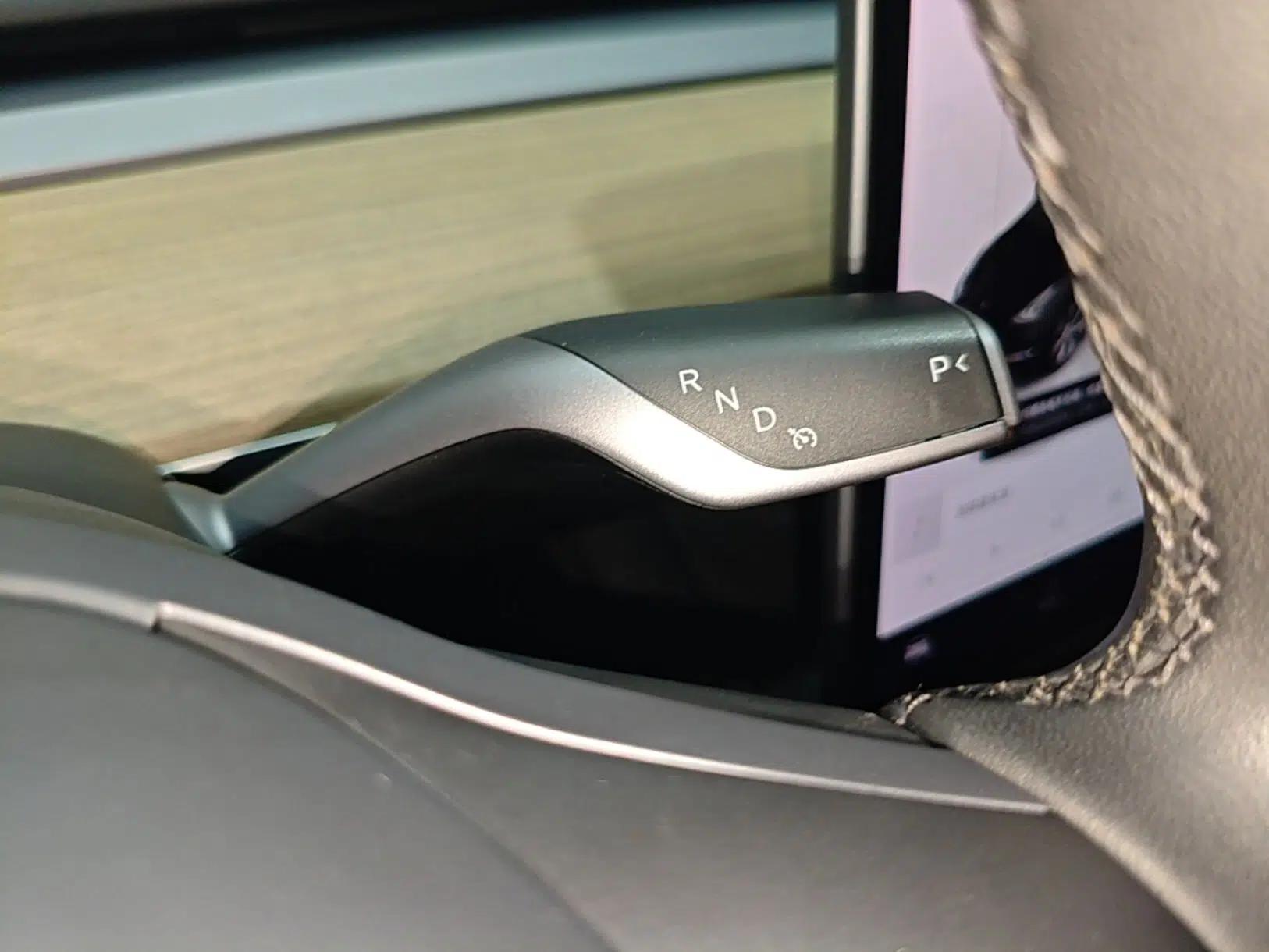 Tesla Model Y 2022 Rear-Wheel-Drive Version — миниатюра 16