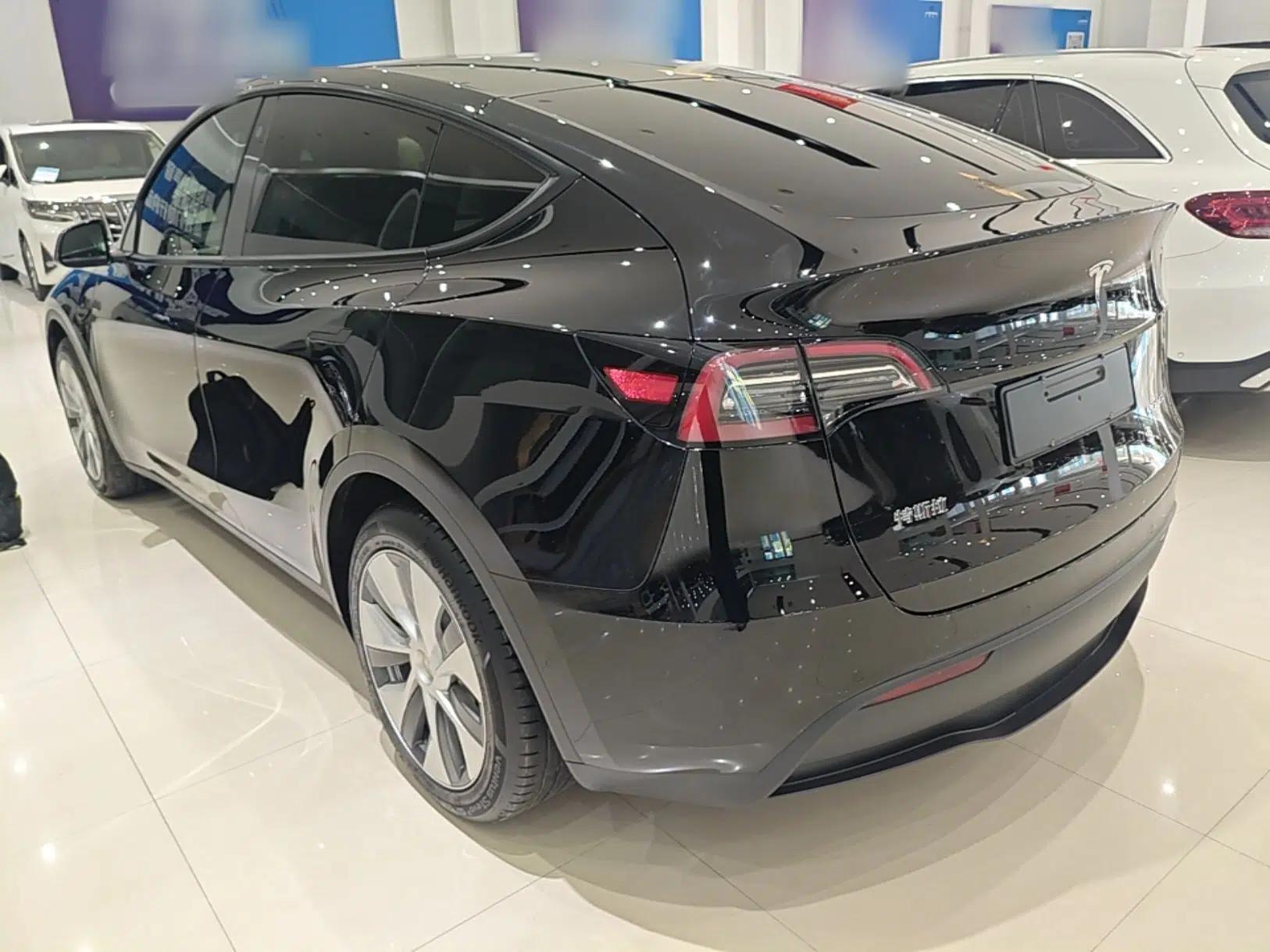 Tesla Model Y 2022 Rear-Wheel-Drive Version — миниатюра 4